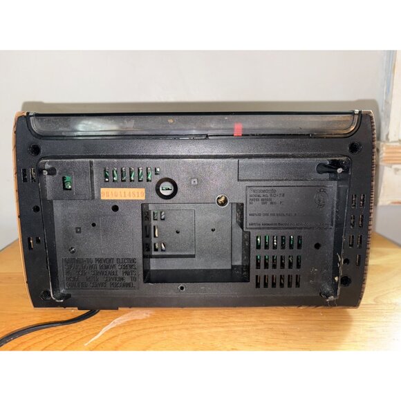 Vintage Panasonic Wood Grain AM/FM Alarm Clock Radio Model RC-75 TESTED - Picture 7 of 10